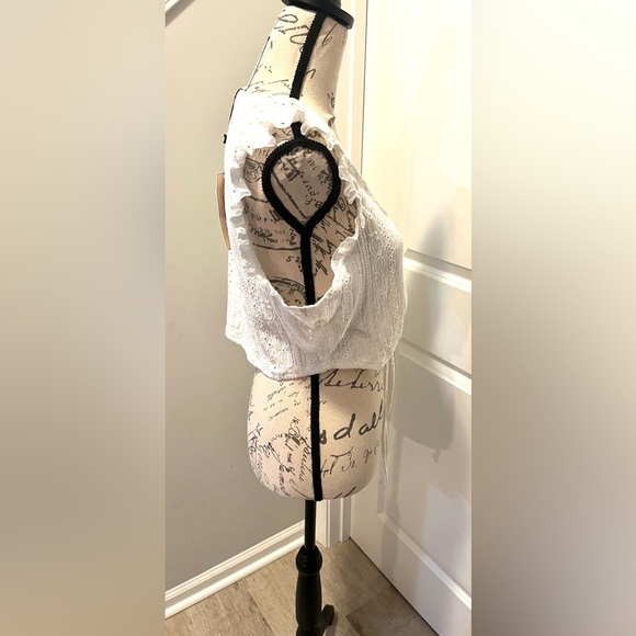 NWT BCBG Generation Sleeveless White Crop Top Blouse W Ruffle And Tie, Sz Large - Picture 12 of 14